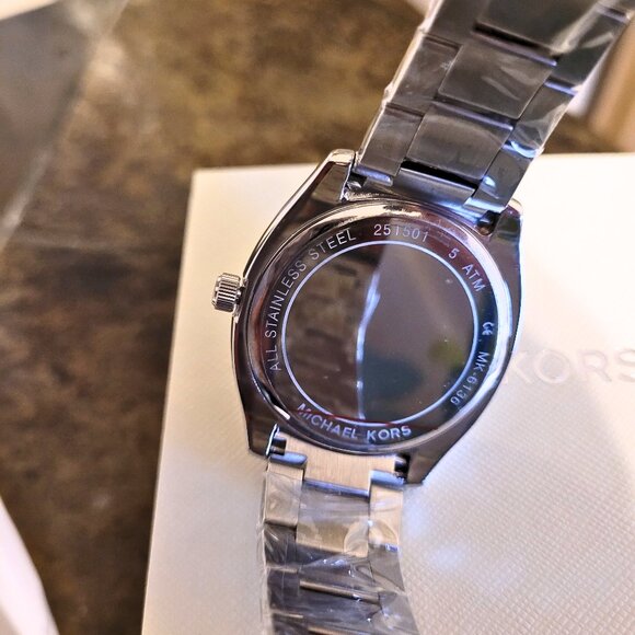 Michael Kors Women's MK6136 Bryn Rose Gold Blue Dial Watch - Picture 3 of 6